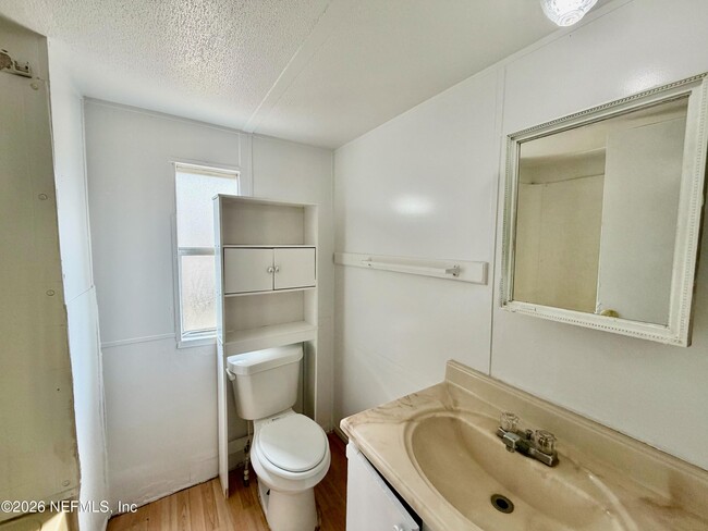 Photo - 5355 New Kings Rd