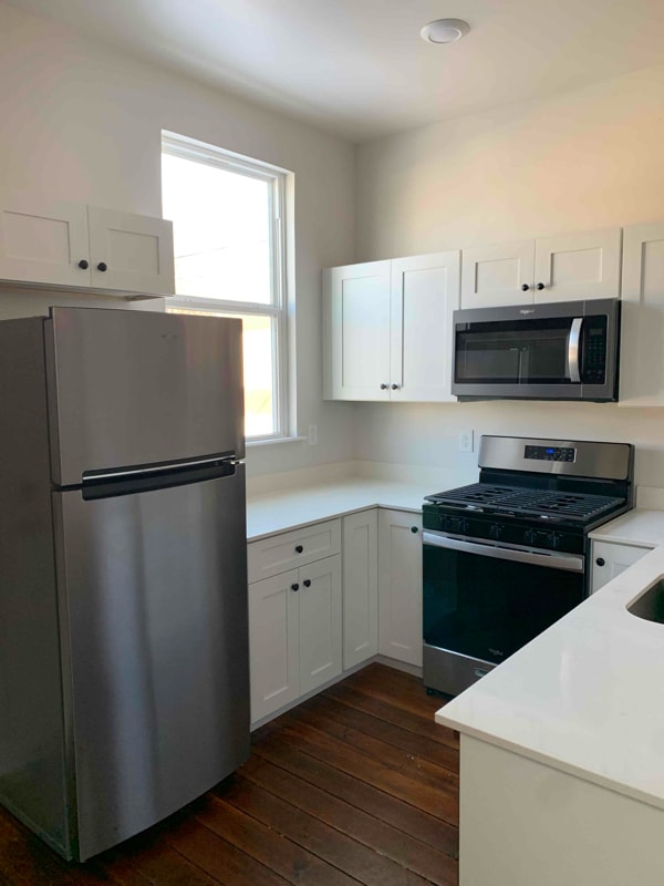 Photo - 128 W 9th St