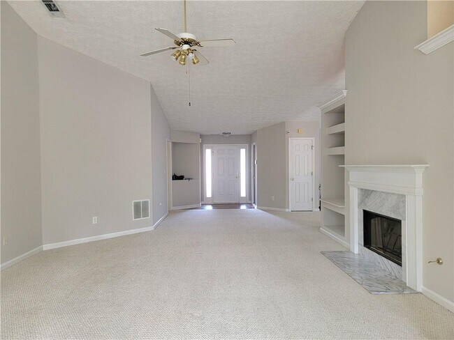 Photo - 784 Steffi Ct NW