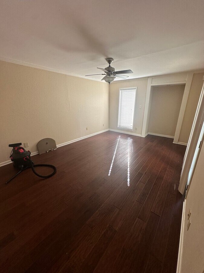 2BD/1.5BA Townhouse located on the Germant... Townhome Rental in