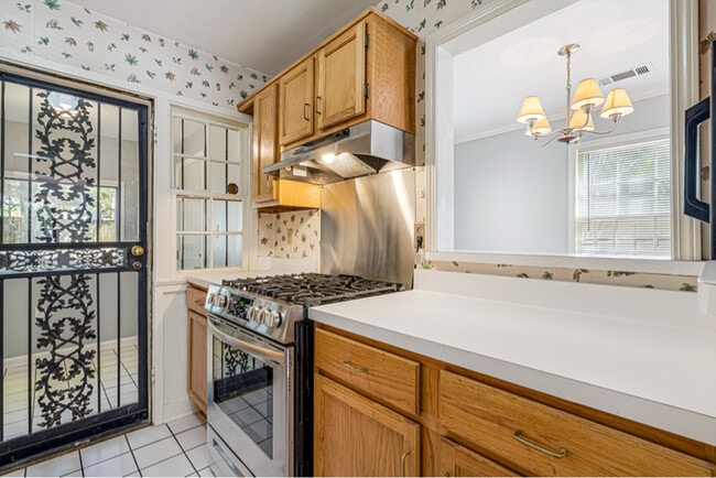 Photo - 2756 Garden Ln