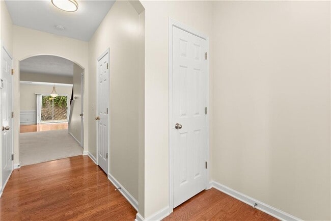 Photo - 5165 Sherwood Way