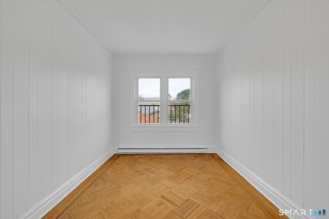 347 Greenwich Ave