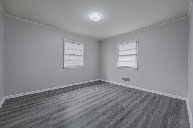 Photo - 1816 Greenwood-NOW PRE-LEASING!