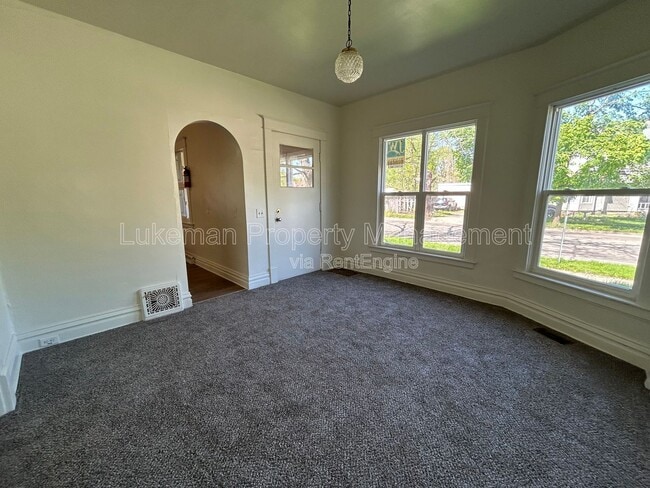 Photo - 1104 Washington Ave