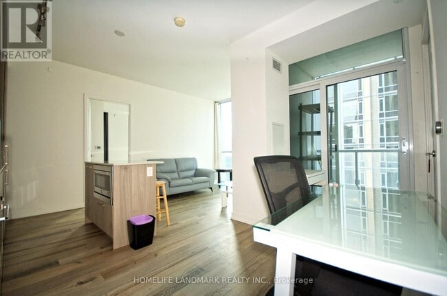 Photo - 1 Yorkville Ave Unit 1902