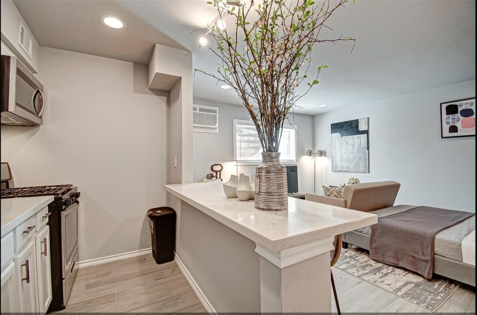 Photo - 1903 Commonwealth St Unit 17