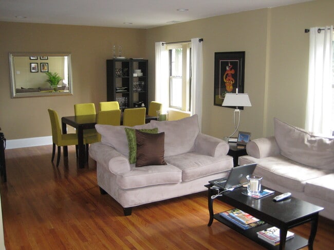 Photo - 2314 Sherman Ave Unit Large Evanston 2 bed, 1 bath