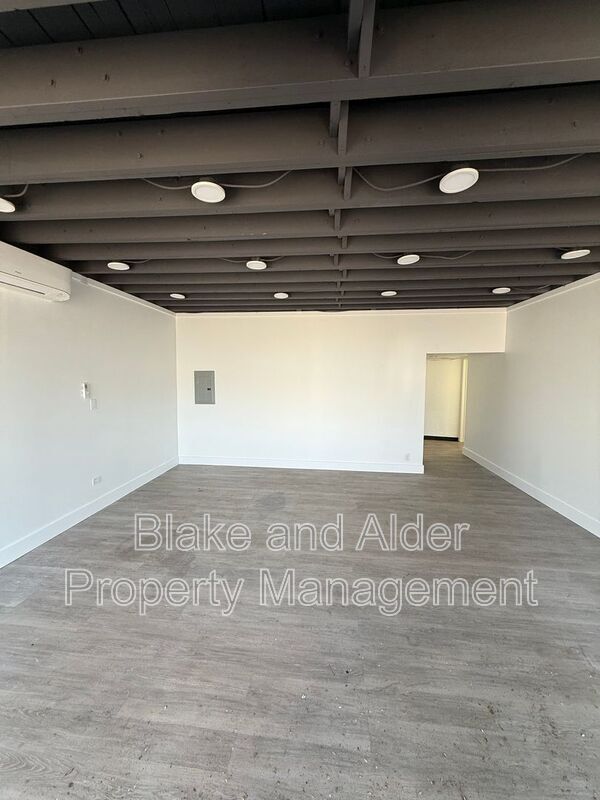 Photo - 3554 NE Sandy Blvd