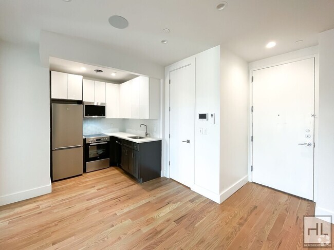 Building Photo - Spacious and Modern 3-Bed 2-Bath / Great W... Unit 2F Rental