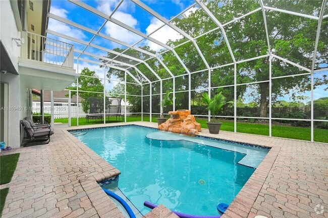 Building Photo - 9866 SW 111th Ter Rental