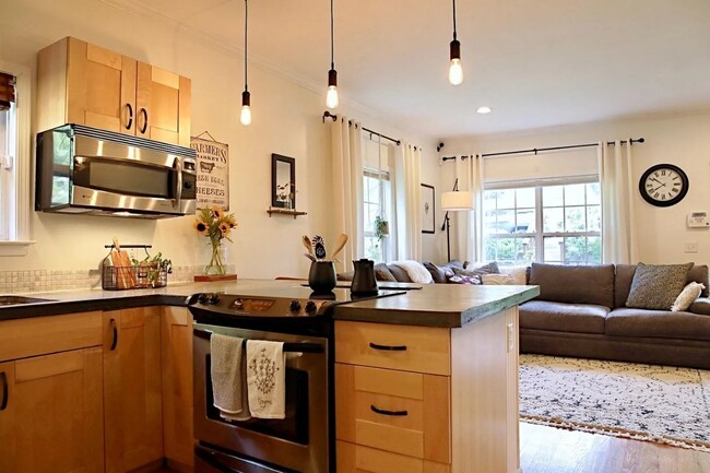Photo - 1408 Oakhurst Dr