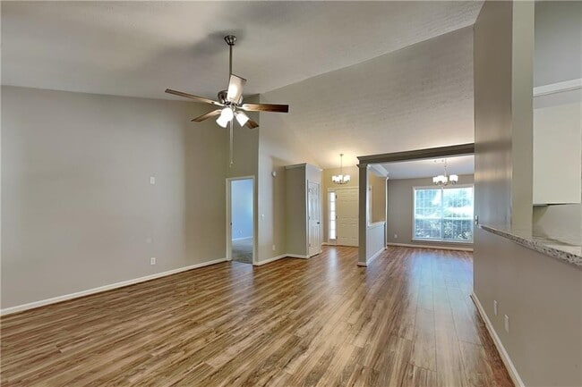 Photo - 263 Buckingham Dr