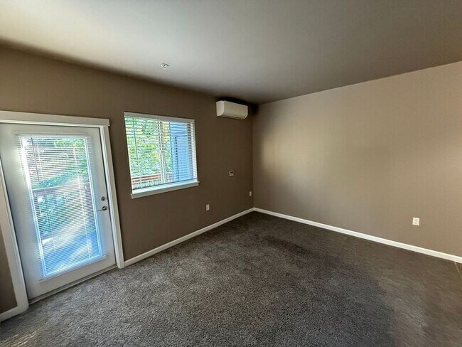 Photo - 4255 Hawthorne Ave NE Unit 211