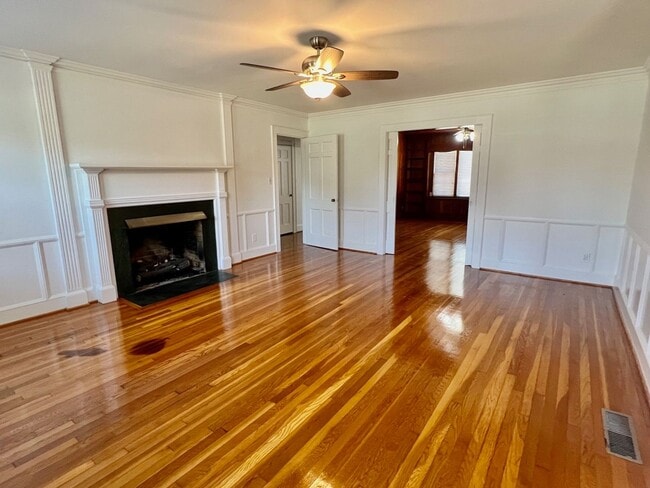 Photo - Three to Four bedroom, 2.5 bath Colonial in Graham
