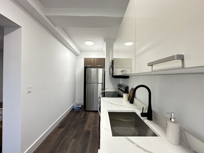 Photo - 1555 W Hollywood Ave Unit 802