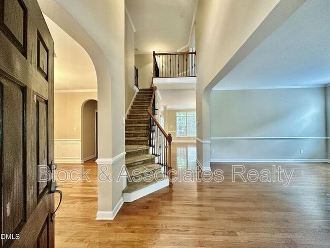 Photo - 1801 Old London Way