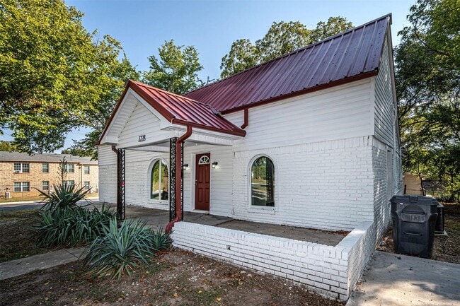Photo - Beautifully updated 4 bed / 2 bath home