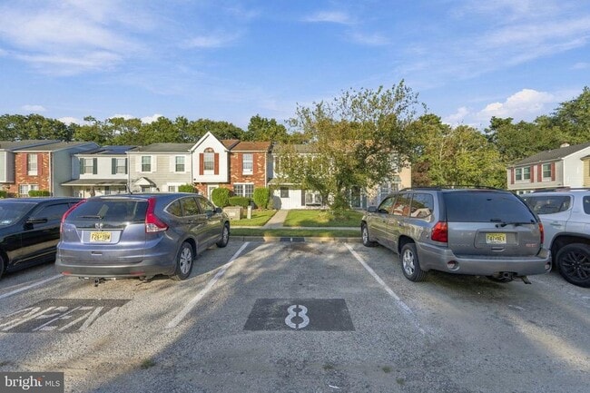 8 Victoria Manor Ct