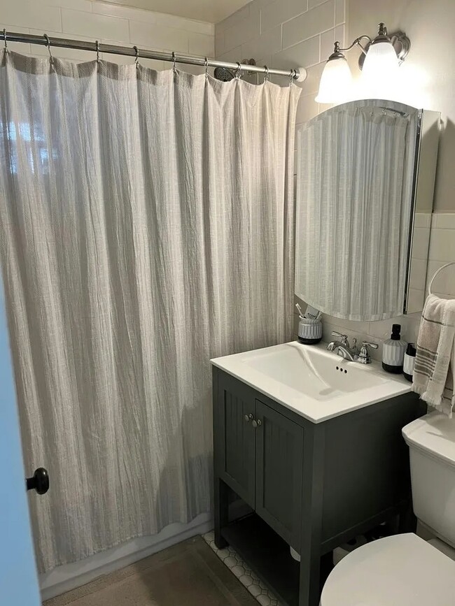 Photo - 203 E Oak Ave