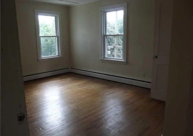 Living room - 6 Hallowell St Unit 3