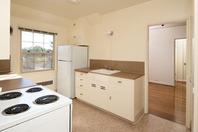 Photo - Parkview Apartments