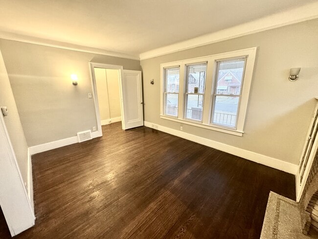 Photo - 14570 Lappin St