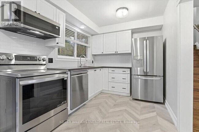 Photo - 317 Central Park Blvd N