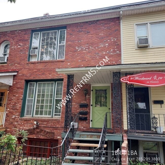 Building Photo - 927 SW Huntoon St Unit 2 Rental