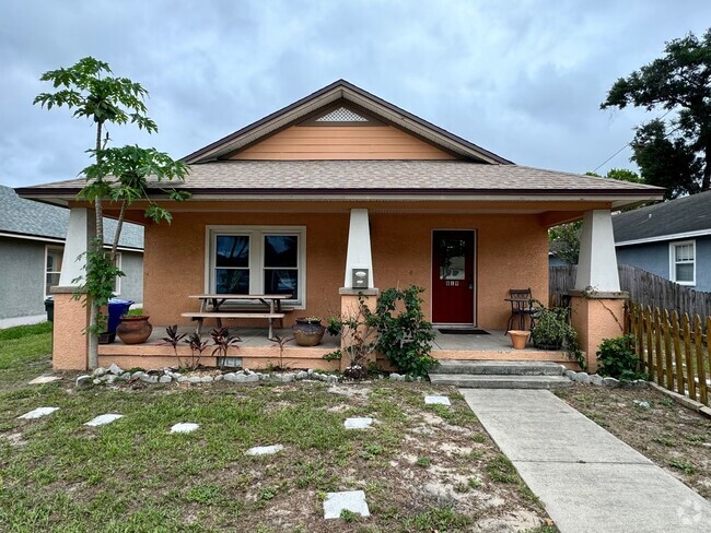 Building Photo - 3 Bedroom 2 Bath in Lakeland Rental