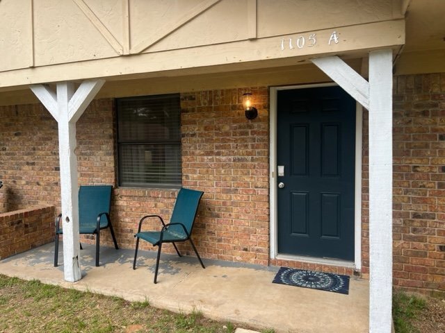 Building Photo - 1105 E 22nd St