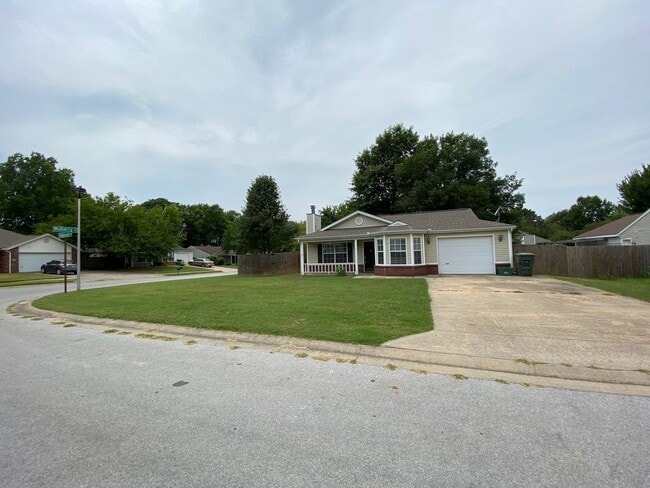 Photo - 1469 Timbercrest Ave