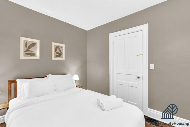 Photo - Furnished 3-Bedroom Lower Apartment on Delaware Ave Unit 1