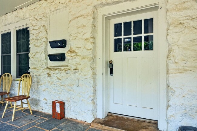 Photo - 254 Stribling Ave Unit B