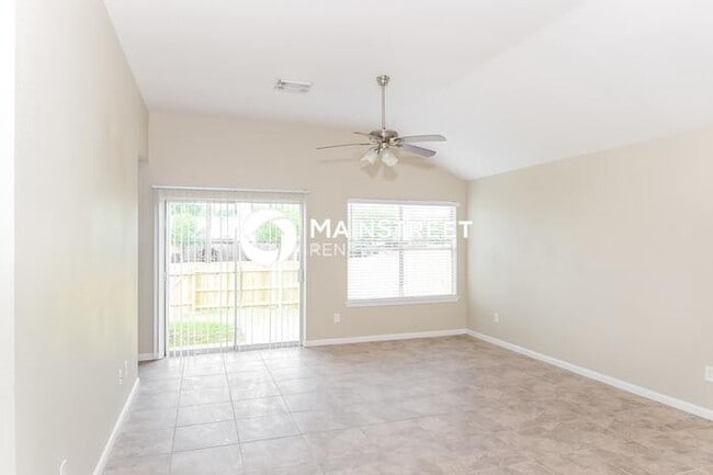 Photo - 3 Bedroom Pet-Friendly Home in Houston, TX...