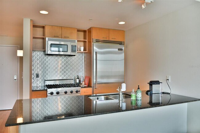 Photo - 1120 E Kennedy Blvd Unidad 915