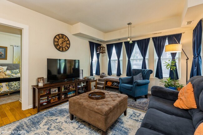 Photo - 6423 N Greenview Ave Unit 1W