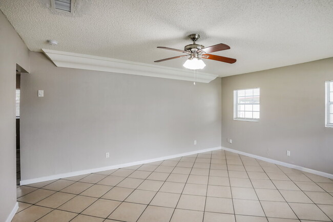 Photo - 357 NW 6th Ct