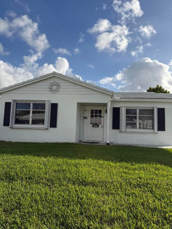 Photo - 6808 NW 70th St