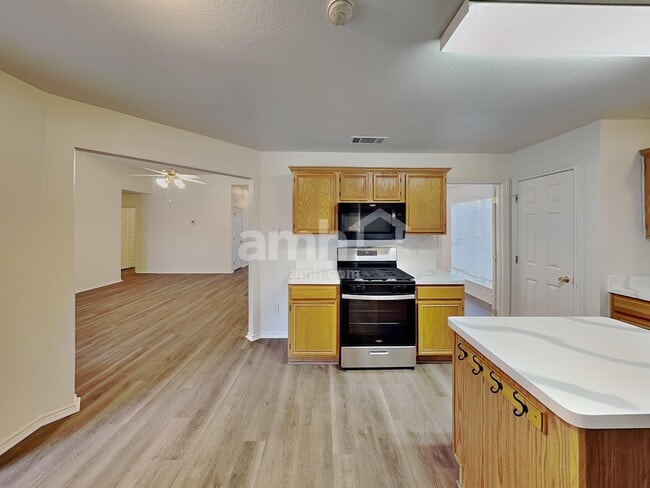 Photo - 901 Worden Dr