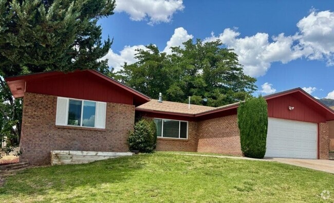 Building Photo - 12809 Hayley Ct NE Rental
