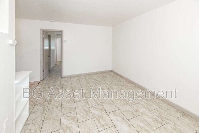 Photo - 728 Darina Ave Unidad 4