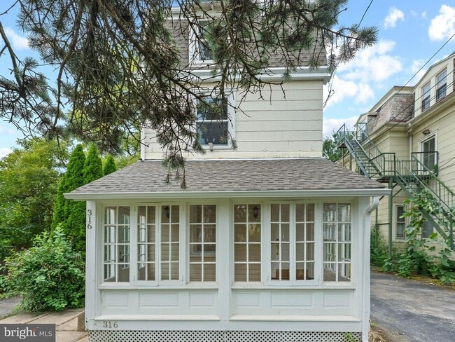 Photo - 316 Locust Ave