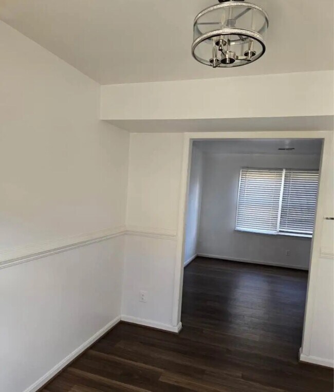 Photo - 300 Red Oak Dr