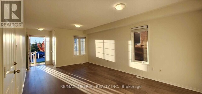 Photo - 1423 Rennie Street