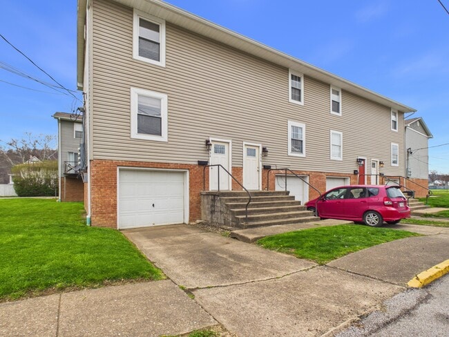 Building Photo - 534 Martin Ave