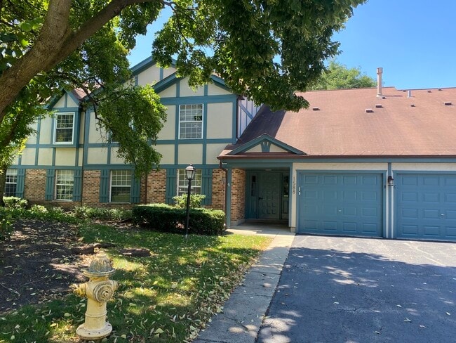 Building Photo - 1588 Burr Oak Ct Unit B