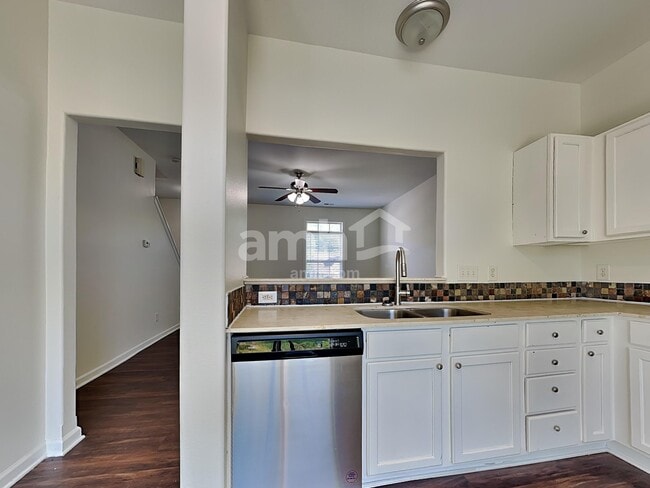 Photo - 2604 Oasis Ln