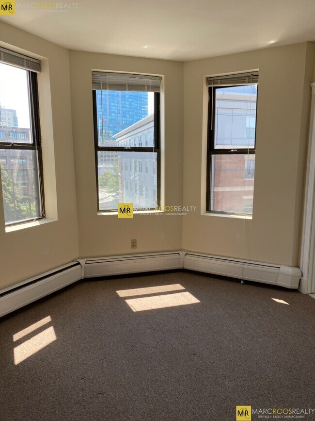 Building Photo - 515 Beacon St Unit 505