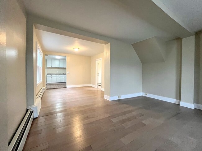 Building Photo - 46 Hawley St Unit 1- Lower